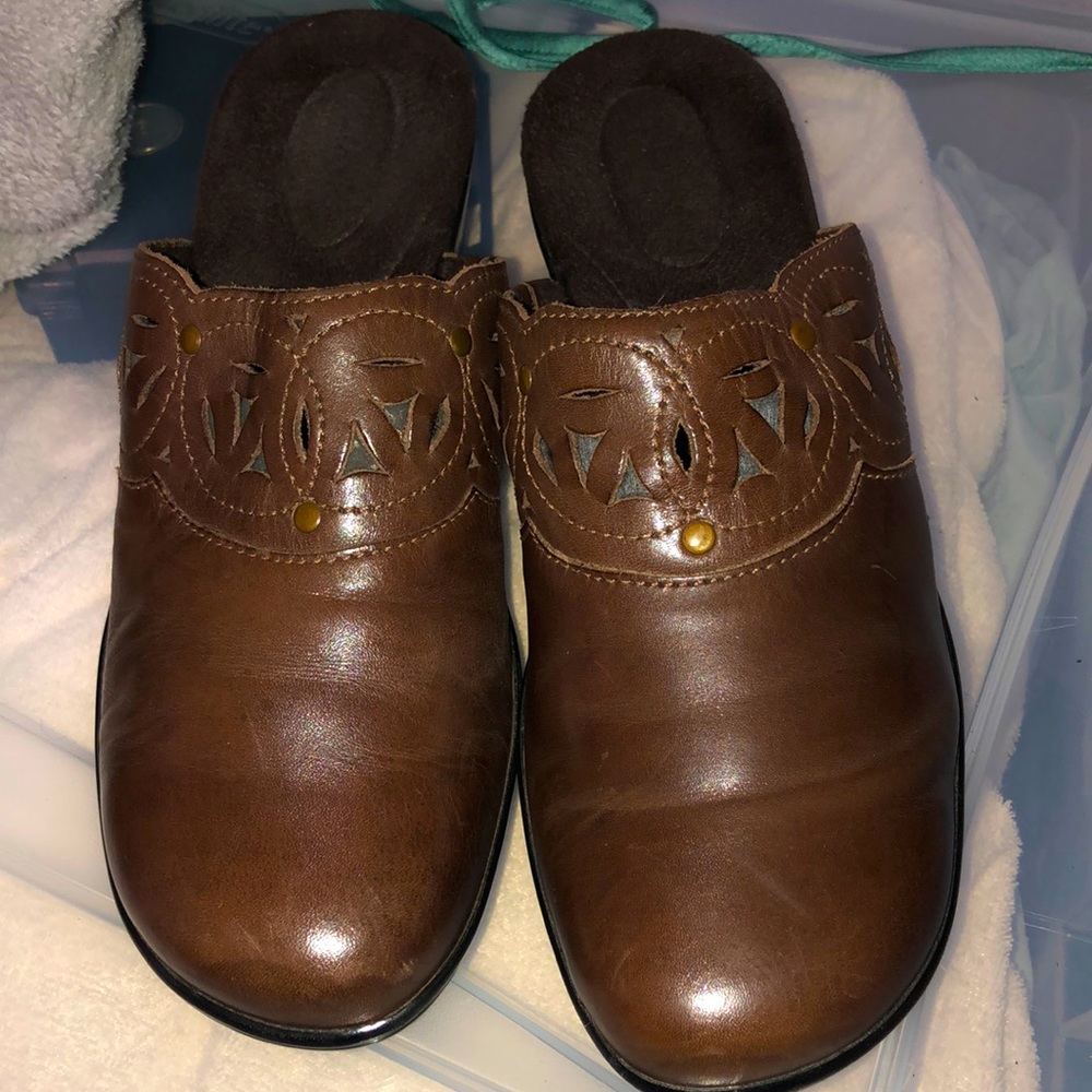Clark’s Clogs!!